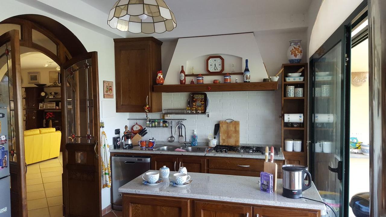 B&B La Taverna Degli Angeli Vezzi Portio 外观 照片