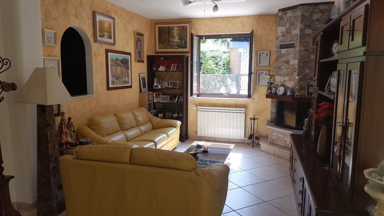 B&B La Taverna Degli Angeli Vezzi Portio 外观 照片
