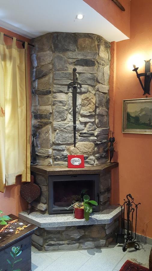 B&B La Taverna Degli Angeli Vezzi Portio 外观 照片