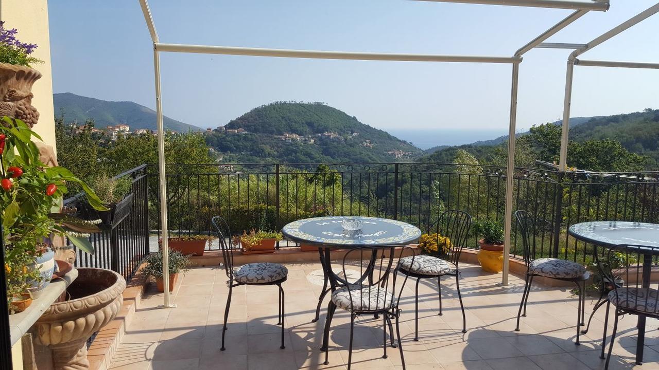 B&B La Taverna Degli Angeli Vezzi Portio 外观 照片