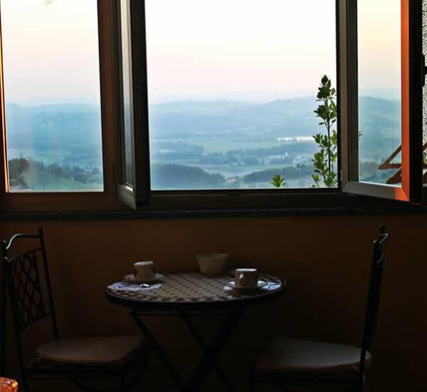 B&B La Taverna Degli Angeli Vezzi Portio 外观 照片