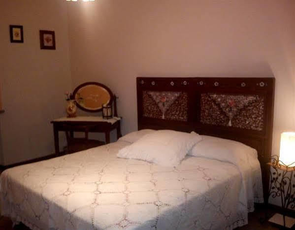 B&B La Taverna Degli Angeli Vezzi Portio 外观 照片