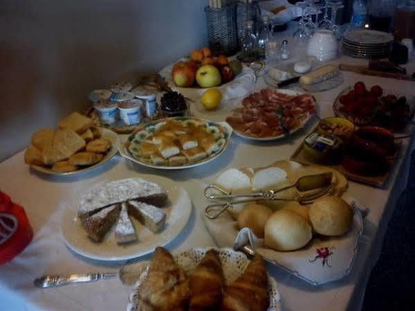 B&B La Taverna Degli Angeli Vezzi Portio 外观 照片