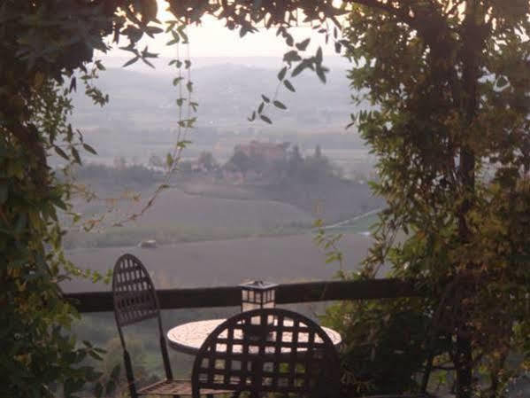 B&B La Taverna Degli Angeli Vezzi Portio 外观 照片